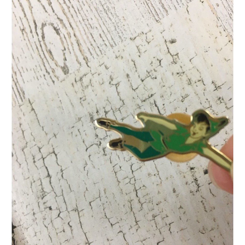 Disney Pin Flying Peter Pan Japan Tokyo Gold 4304 Small - Picture 2 of 8